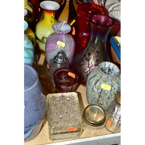 718 - A COLLECTION OF STUDIO AND DECORATIVE GLASS ETC, to include an unmarked Royal Brierley iridescent ba... 