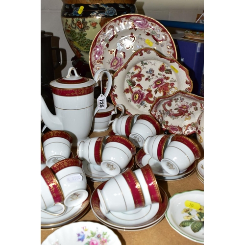 725 - A MIXED GROUP OF CERAMICS ETC, TO INCLUDE A NORITAKE 'GOLDMERE' TEA SET, twelve cups and saucers, te... 