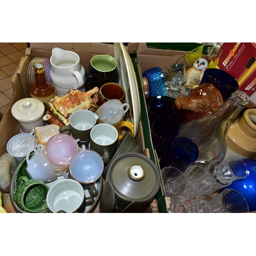 740 - TWO BOXES AND LOOSE CERAMICS AND GLASSWARES, to include sixteen pieces of Denby Chevron pattern coff... 