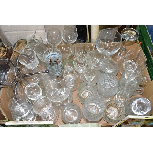 750 - FOUR BOXES AND LOOSE CERAMICS AND GLASSWARES, to include a boxed set of four Next Platinum Drizzle w... 