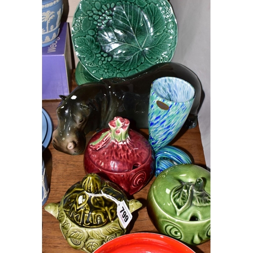 799 - A GROUP OF CERAMICS AND GLASSWARES, to include two Czech glass cracker charms: a rabbit, and a frog ... 