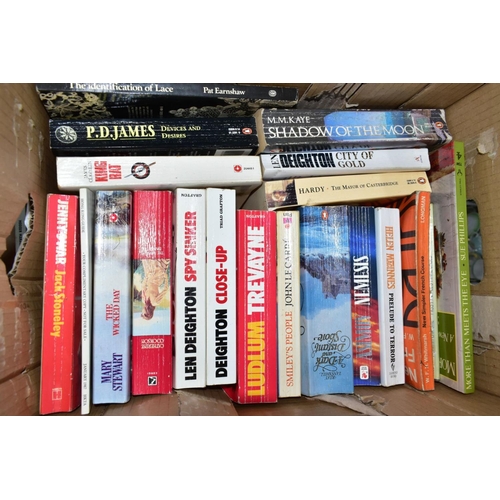 825 - BOOKS, eight boxes containing approximately 260 titles in paperback format, subjects include modern ... 