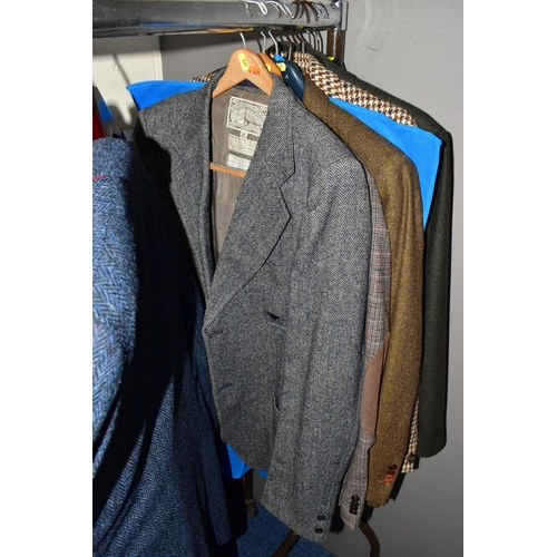 835 - A QUANTITY OF GENTS CLOTHING IN FOUR BOXES AND LOOSE, approximately forty three coats, jackets and b... 