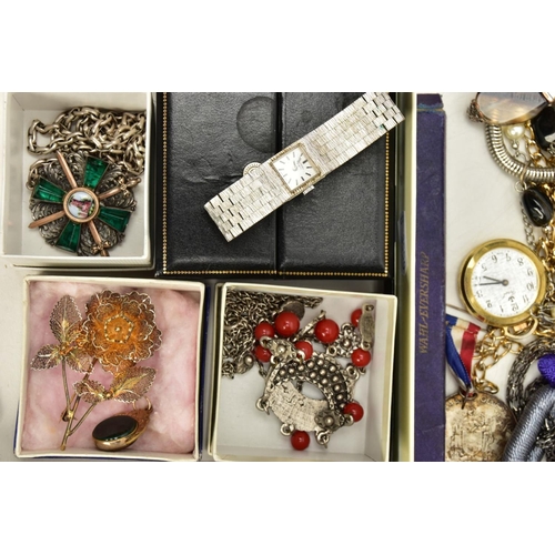 137 - A SELECTION OF COSTUME JEWELLERY, to include a gold-plated swivel fob set with bloodstone and carnel... 