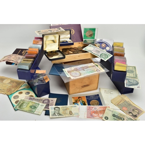 182 - A PLASTIC TRAY CONTAINING A WOODEN BOX AND TWO COINDEX CASES OF MAINLY UNITED KINGDOM COINS SOME WIT... 