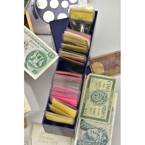 182 - A PLASTIC TRAY CONTAINING A WOODEN BOX AND TWO COINDEX CASES OF MAINLY UNITED KINGDOM COINS SOME WIT... 