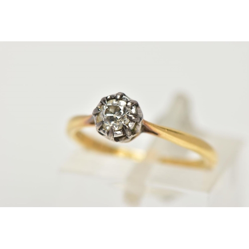 89 - A SINGLE STONE DIAMOND RING, an old cut diamond bezel and prong set in white metal, estimated total ... 