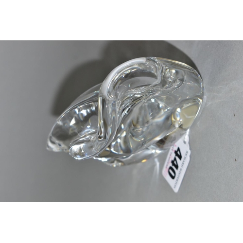 440 - A BACCARAT CLEAR GLASS MODEL OF A SWAN PREENING, etched mark to the base, height 7cm x length 11cm (... 