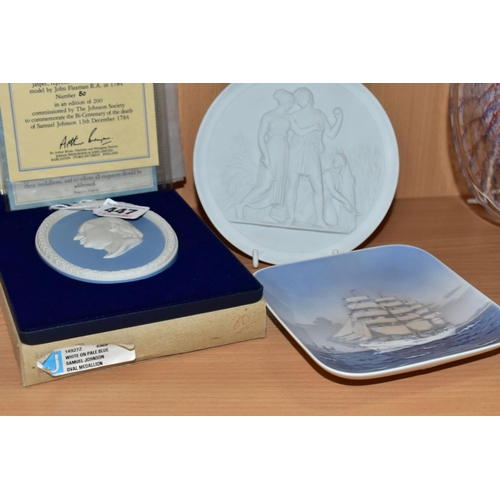 447 - A BOXED AND CASED LIMITED EDITION WEDGWOOD WHITE ON PALE BLUE MEDALLION OF SAMUEL JOHNSON, made to c... 