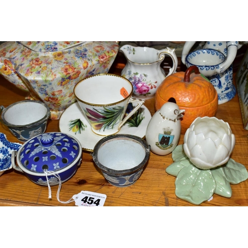 454 - A GROUP OF 19TH AND 20TH CENTURY CERAMICS, including an early 19th century leaf shaped earthenware p... 