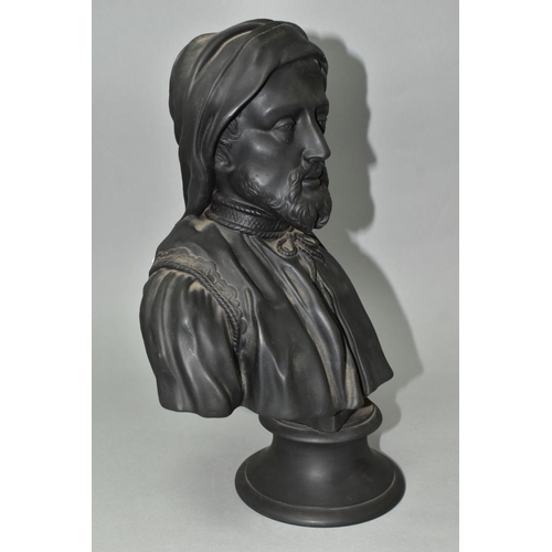 522 - A 20TH CENTURY WEDGWOOD BLACK BASALT BUST OF CHAUCER, on a socle base, impressed marks to both secti... 