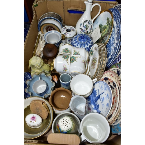 537 - FOUR BOXES OF CERAMICS, GLASS, BOOKS, COLLECTABLES AND LOOSE PICTURES, including a Wedgwood Florenti... 