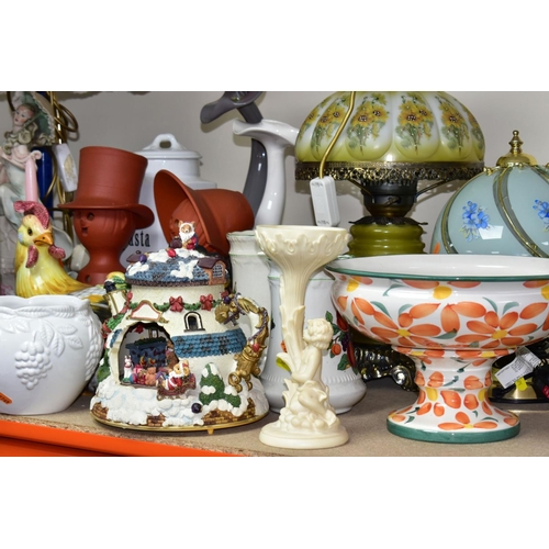 549 - A GROUP OF TABLE LAMPS, VASES AND DECORATIVE HOMEWARES, mainly late twentieth century or later, to i... 