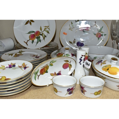 564 - A TWENTY SEVEN PIECE ROYAL WORCESTER EVESHAM DINNER SERVICE, comprising two oval tureens, a scallope... 