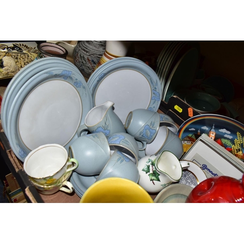 566 - TWO BOXES AND LOOSE CERAMICS, to include a nineteen piece Denby Mandarin part tea set, a quantity of... 