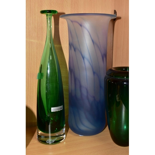 589 - A COLLECTION OF STUDIO GLASS ETC, to comprising a Wallace and Sanders green striped vase signed and ... 