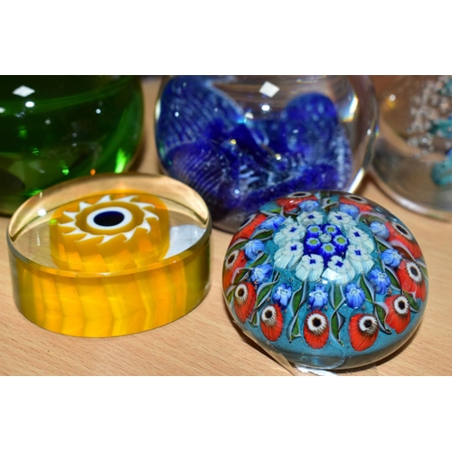 594 - A COLLECTION OF MODERN GLASS PAPERWEIGHTS, comprising a blue pear, green apple, round paperweight wi... 