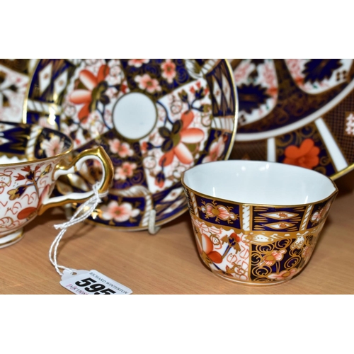 595 - ROYAL CROWN DERBY IMARI PATTERN CERAMICS, comprising a 1128 pattern 27cm plate (second), 2451 patter... 