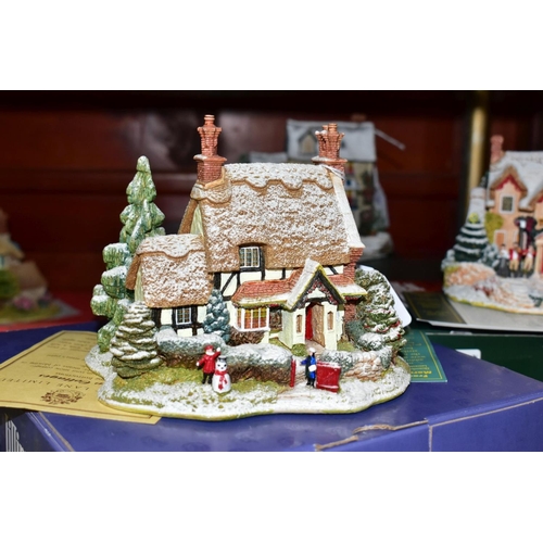 625 - THREE BOXED CHRISTMAS SPECIAL LILLIPUT LANE SCULPTURES, all with deeds, comprising Frosty Morning 19... 