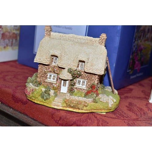 626 - EIGHT ANNIVERSARY/COLLECTORS CLUB LILLIPUT LANE SCULPTURES, seven boxed and some with deeds, mention... 