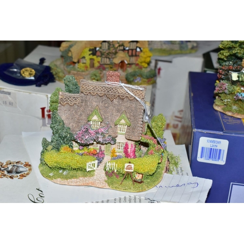 626 - EIGHT ANNIVERSARY/COLLECTORS CLUB LILLIPUT LANE SCULPTURES, seven boxed and some with deeds, mention... 