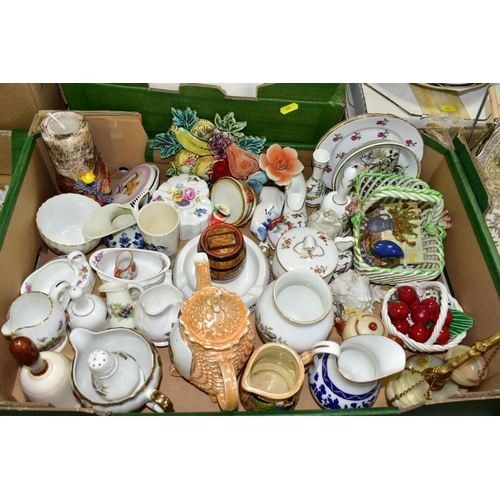 638 - FOUR BOXES AND LOOSE CERAMICS, to include a Mintons Guinness ashtray and match stand, a Royal Crown ... 