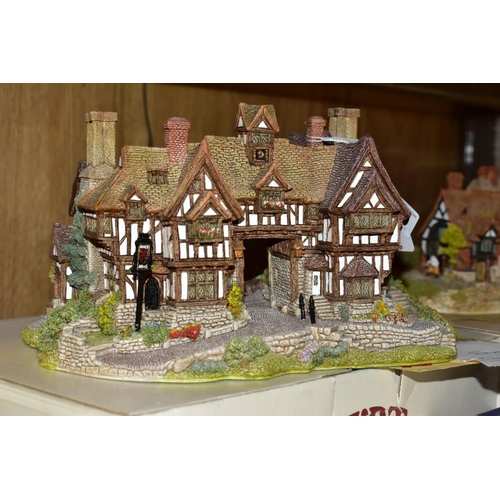 650 - TWENTY THREE LILLIPUT LANE SCULPTURES FROM SOUTH EAST AND SOUTH WEST COLLECTIONS, some boxed and wit... 