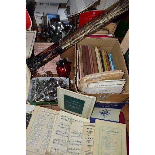 670 - FIVE BOXES AND LOOSE SUNDRY ITEMS ETC, to include stainless steel saucepans and kitchen accessories,... 