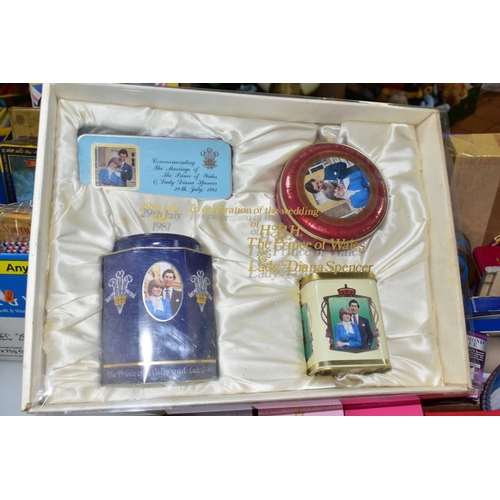 678 - THREE BOXES AND LOOSE ROYAL COMMEMORATIVE ITEMS, to include a boxed fragment from the floor of St Ge... 