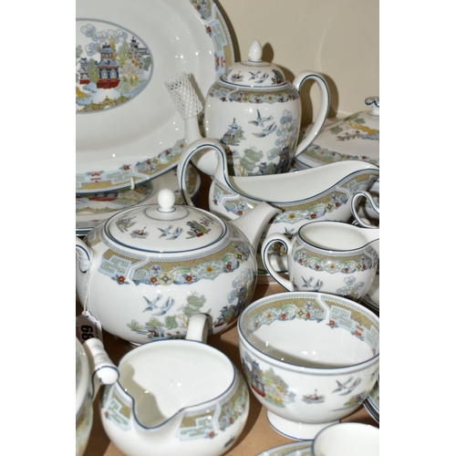 687 - A SEVENTY FIVE PIECE WEDGWOOD CHINESE LEGEND DINNER SERVICE, comprising a coffee pot, a teapot, two ... 