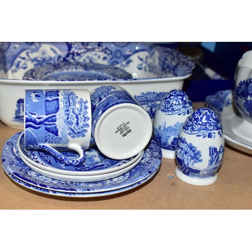 688 - A NINETY PIECE SPODE ITALIAN DINNER SERVICE, comprising a boxed set of coffee pot, a cream jug and a... 