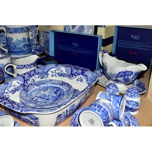 688 - A NINETY PIECE SPODE ITALIAN DINNER SERVICE, comprising a boxed set of coffee pot, a cream jug and a... 