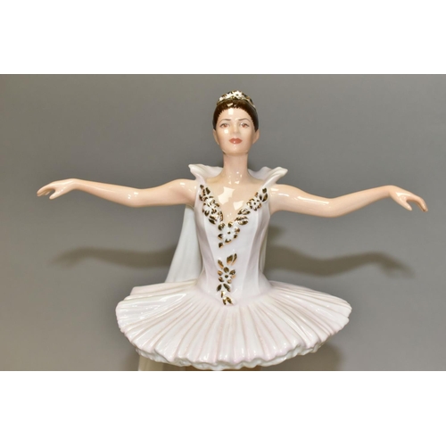 714 - A LIMITED EDITION COALPORT FIGURINE, 'Dame Margot Fonteyn as Cinderella' 819/4940 with certificate a... 