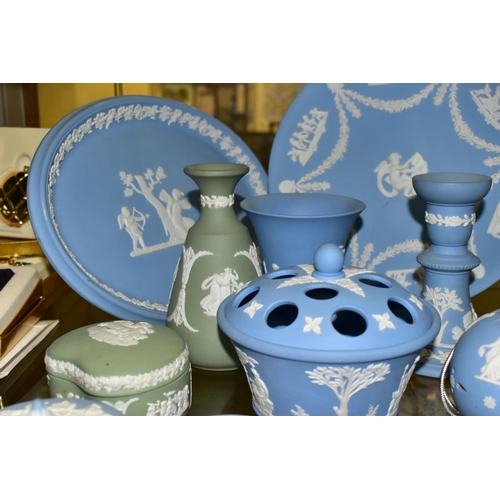 761 - A GROUP OF WEDGWOOD JASPERWARES, fourteen pieces to include a large teal vase height 19cm, a small r... 