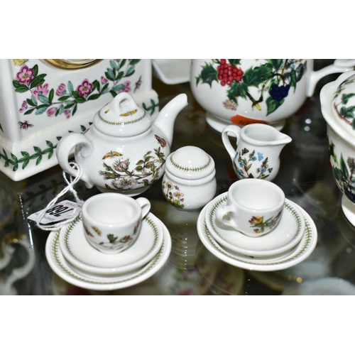 768 - A GROUP OF PORTMEIRION CHRISTMAS THEMED AND OTHER CERAMICS, comprising a framed decorative limited e... 