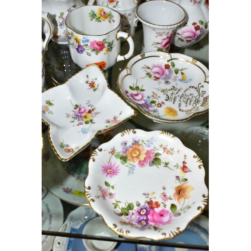 775 - A QUANTITY OF ROYAL CROWN DERBY 'DERBY POSIES' GIFTWARES ETC, backstamps vary, approximately thirty ... 