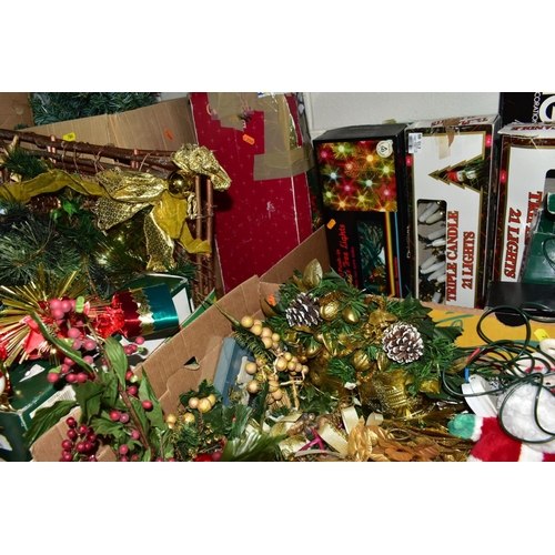 784 - SIX BOXES AND LOOSE CHRISTMAS TREES AND DECORATIONS, to include twenty six vintage glass clip on bir... 