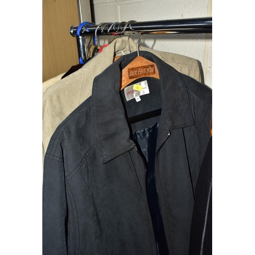 786 - MENS AND WOMENS CLOTHING, comprising a Wellington tweed jacket size 42, EWM casual jacket size M, BH... 