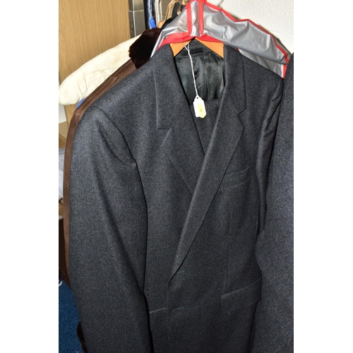 786 - MENS AND WOMENS CLOTHING, comprising a Wellington tweed jacket size 42, EWM casual jacket size M, BH... 