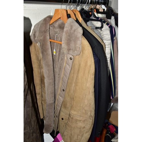 789 - MENS AND LADIES CLOTHING AND ACCESSORIES, to include a Moorlands shearling coat size 42, Magee two p... 