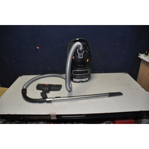 1254 - A MIELE S8310 VACUUM CLEANER (PAT pass and working)