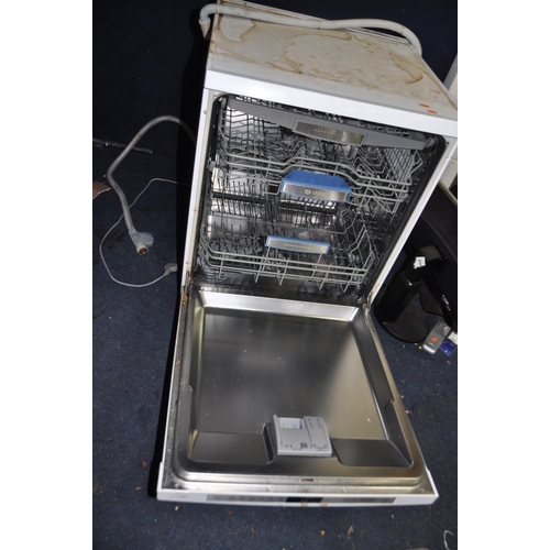 1339 - A BOSCH LOGIXX VARIODRAWER DISHWASHER width 60cm, depth 60cm and height 85cm (PAT pass and powers up... 