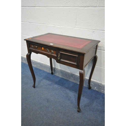 1543 - AN EDWARDIAN MAHOGANY LADIES DESK, with a red leather writing surface, the frieze with a single encl... 