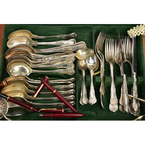 110 - A CANTEEN OF CUTLERY AND OTHER ITEMS, to include a wooden canteen of kings pattern stainless steel c... 