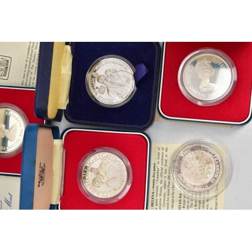 122 - A SELECTION OF CROWN SIZED SILVER PROOF COINS MOSTLY CELEBRATING THE QUEENS JUBILEE IN 1977, to incl... 