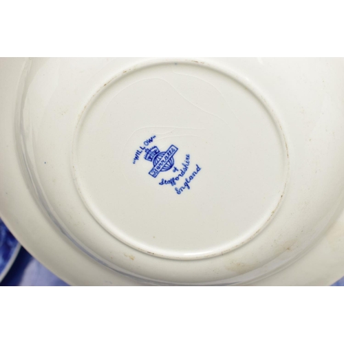 165A - A SMALL COLLECTION OF BLUE AND WHITE WARES ETC, to include six Spode calendar plates for the years 2... 