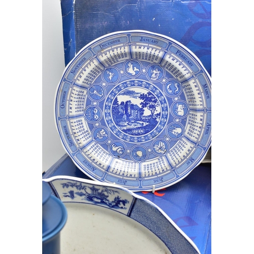 165A - A SMALL COLLECTION OF BLUE AND WHITE WARES ETC, to include six Spode calendar plates for the years 2... 