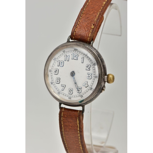 29 - A GENTS WRISTWATCH, hand wound movement, round white dial, Arabic numerals, missing one hand, within... 