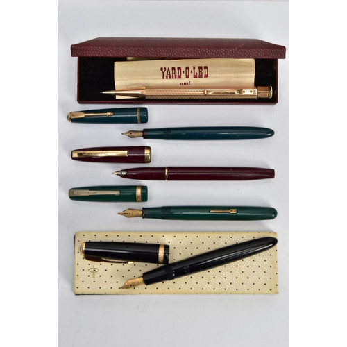 41 - A SELECTION OF PENS, to include a boxed 'Parker Duofold' black lacquer and gold trim, fitted with a ... 