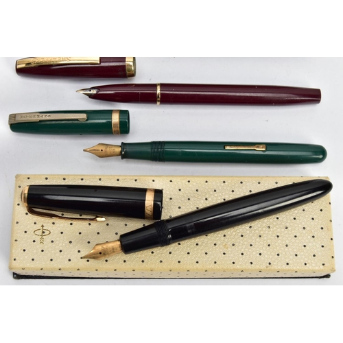 41 - A SELECTION OF PENS, to include a boxed 'Parker Duofold' black lacquer and gold trim, fitted with a ... 